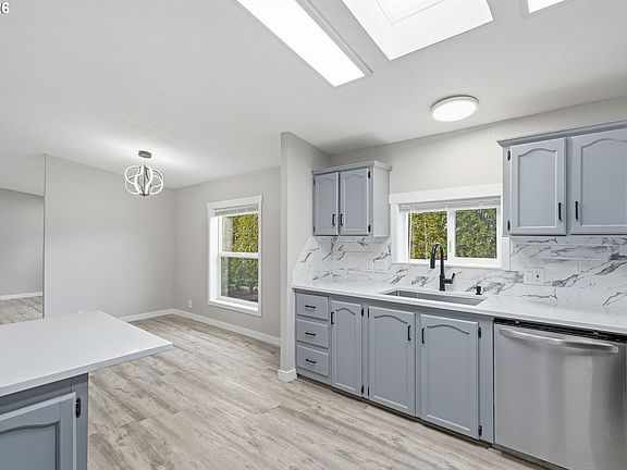 5th image of 4617 SE 133rd Dr #92
