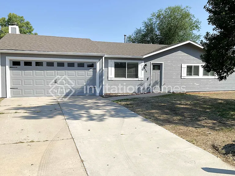 936 Candlestar Loop N — Photo 1