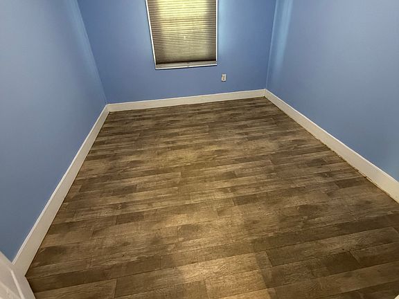 4th image of 238 McConnell Dr