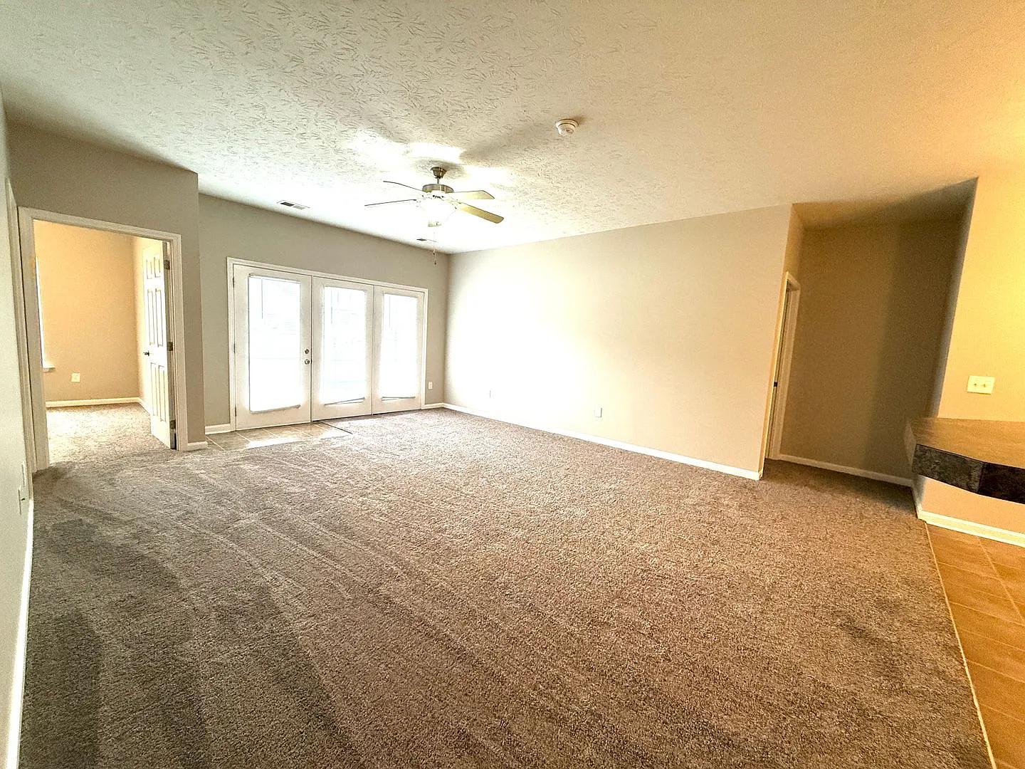9400CLU — Photo 4