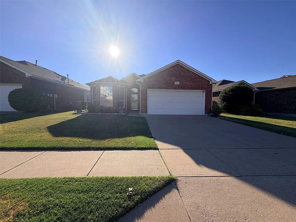 12917 Farmington Dr