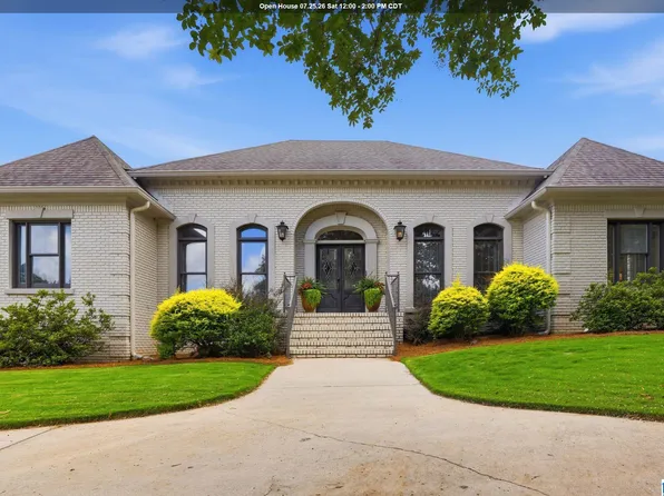 3758 Carisbrooke Dr, Hoover, AL 35226