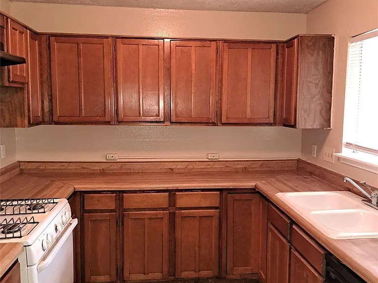 2426 Spring Dusk Ln — Photo 5