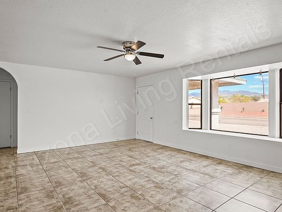 4th image of 2699 Smoketree Ave N
