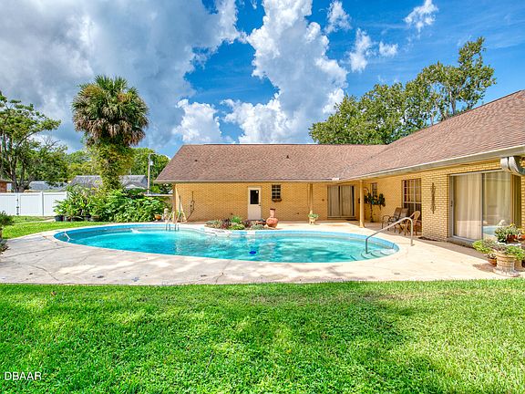 2nd image of 18 Twin River Dr