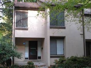 11561 Woodhollow Ct, Reston, VA 20191