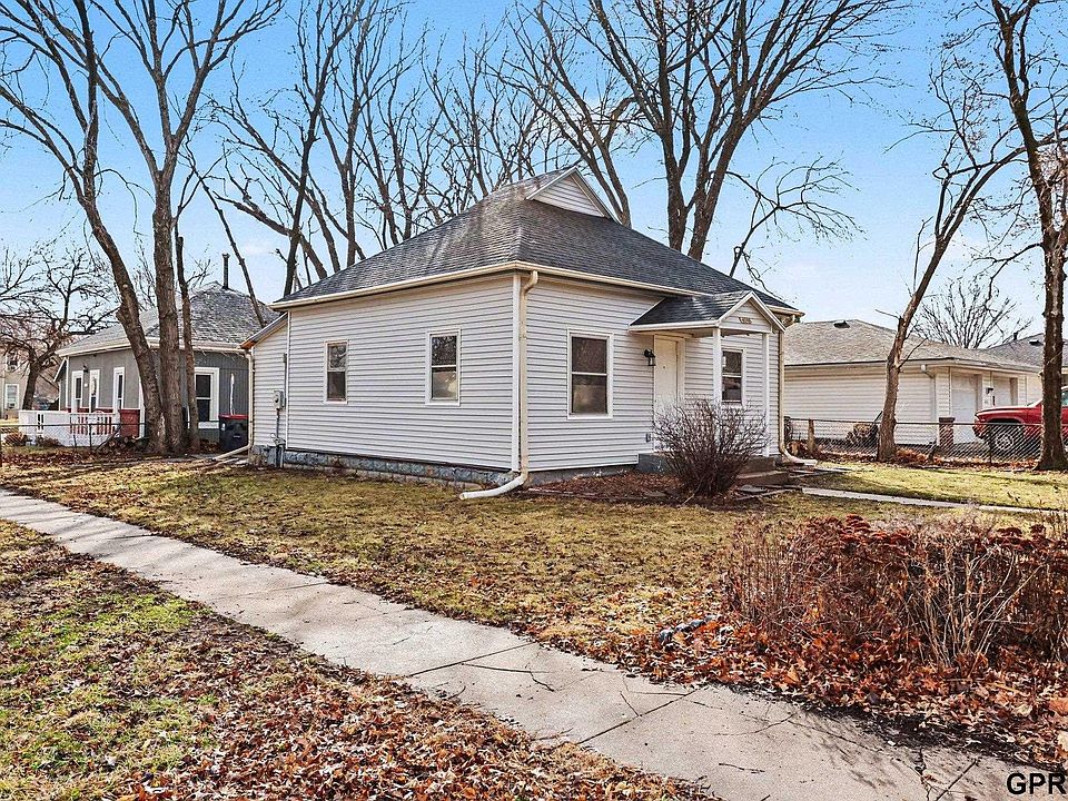 1st image of 4140 N 58th St