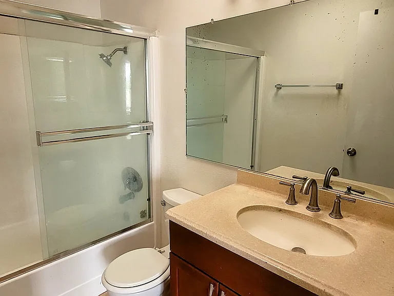 862 S Mollison Ave #10 — Photo 10