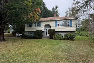 4 bed, 2612 sqft, $2,650 — Photo 2