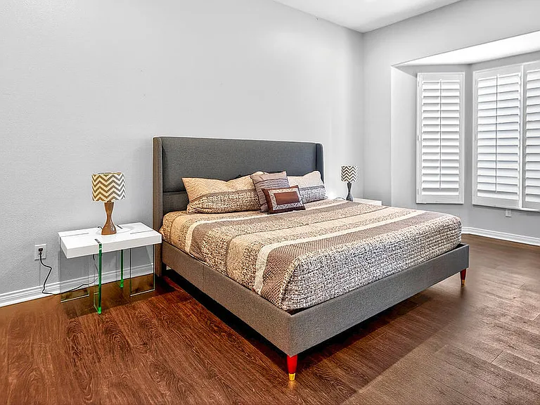 GUEST BEDROOM SUITE WITH WALK IN CLOSET