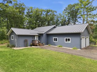 6040 Sandstone Rd, Eau Claire, WI 54701