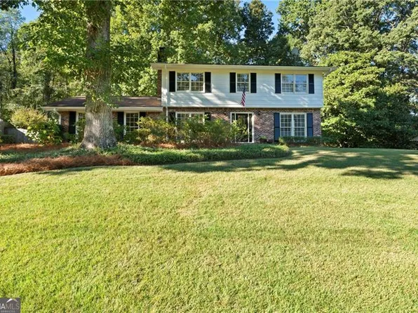 2573 Bentbrook Ct, Dunwoody, GA 30360