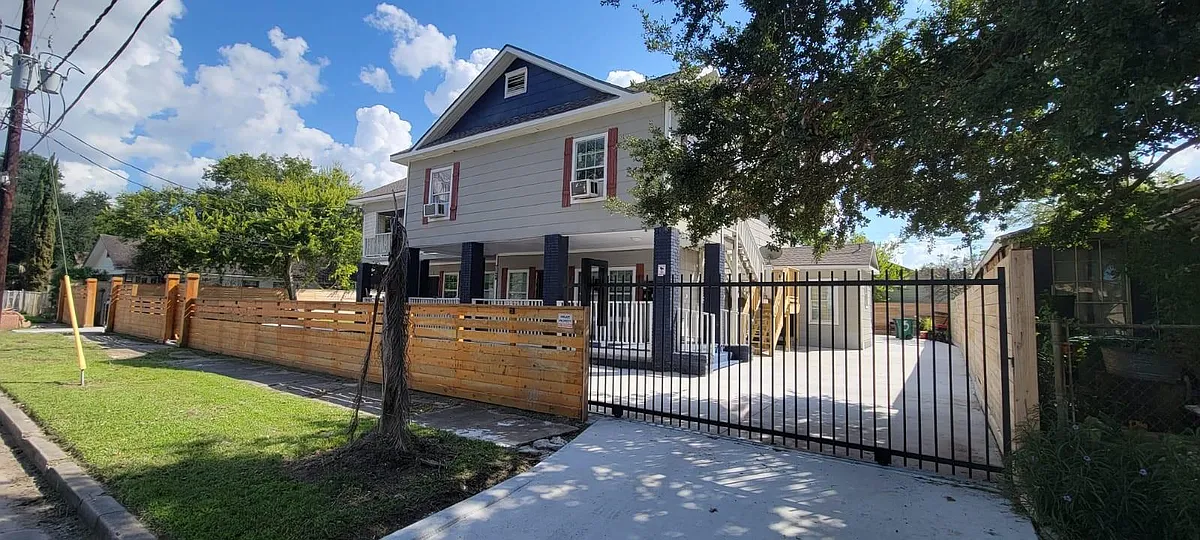 Building Photo - 7124 Avenue F #7