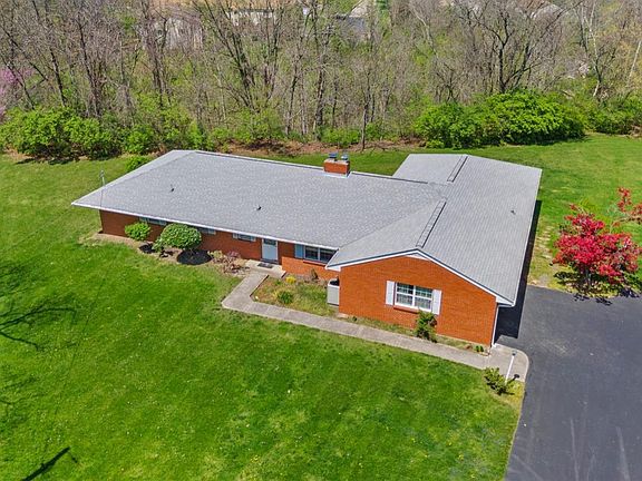 3rd image of 306 Lakeview Dr