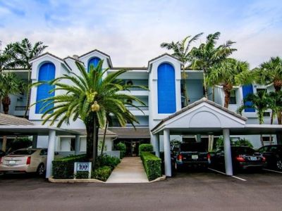 122 Bay Colony Dr N, Juno Beach, FL, 33408