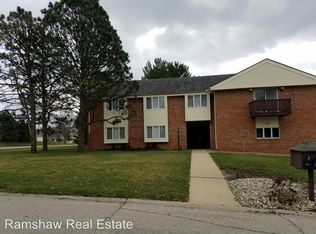 2 Fields E, Champaign, IL 61822