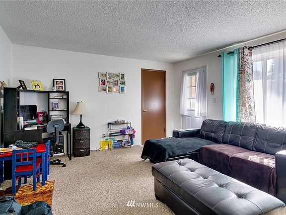 4th image of 1206 1208 N 173rd Street