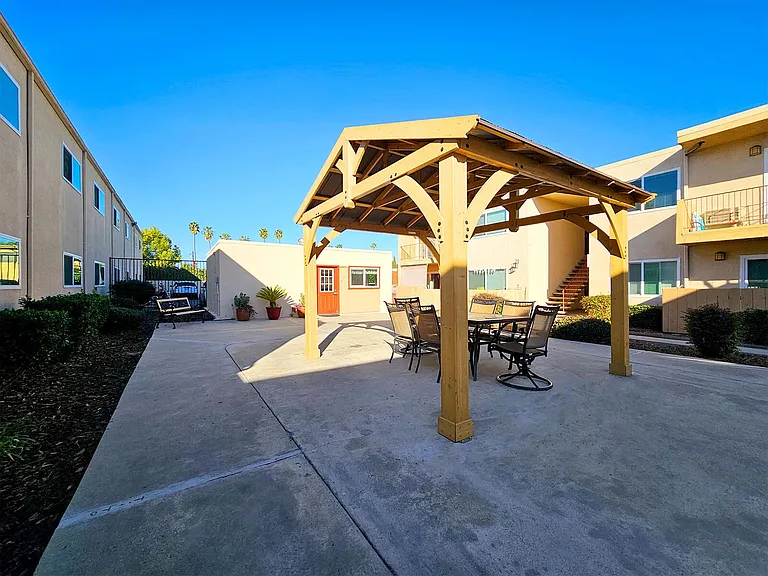 Shady Terrace — Photo 20