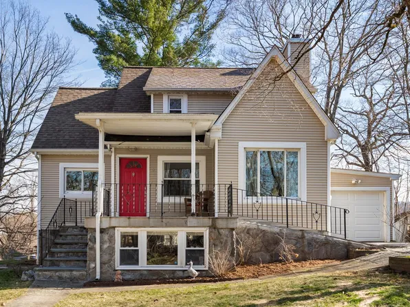 4 S Lake Drive, Patterson, NY 12563