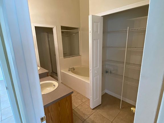 5th image of 14743 Kristenright Ln