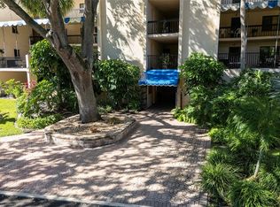 305 Tarpon Point, Tarpon Springs, FL 34689