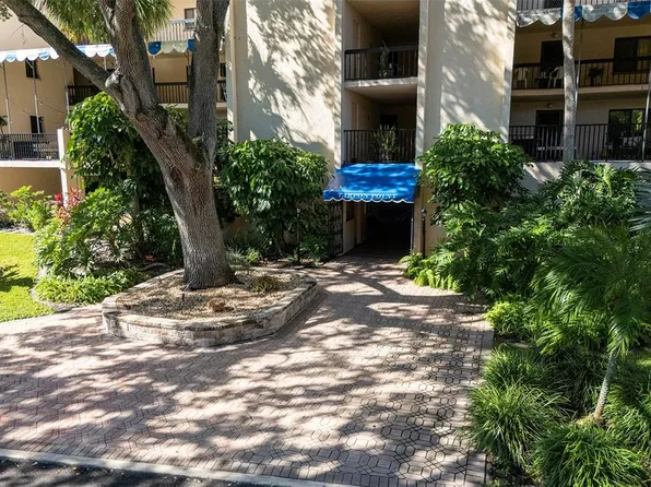 305 Tarpon Point, Tarpon Springs, FL 34689