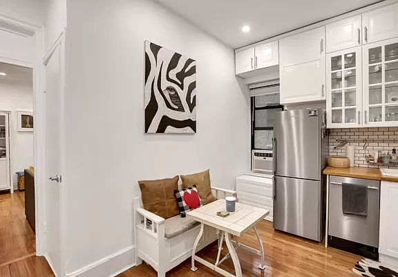 3rd image of 622 W 114th St #B2