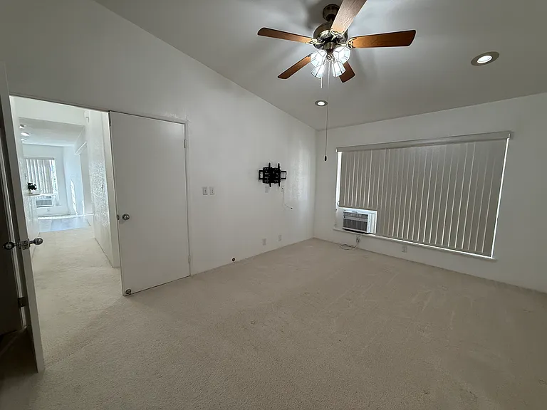 528 Mananai Pl #T — Photo 10