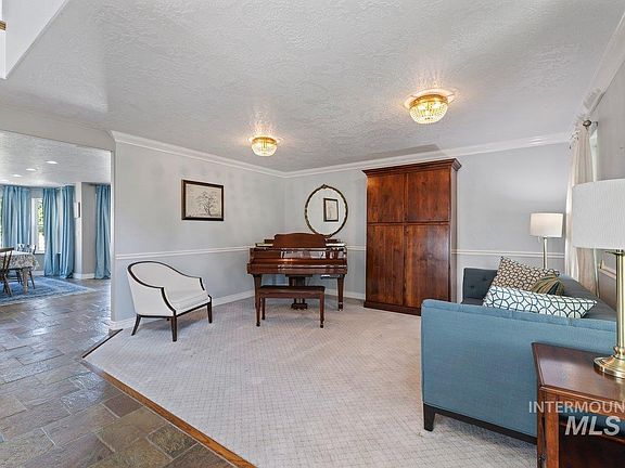 4th image of 8352 S Old Farm Pl