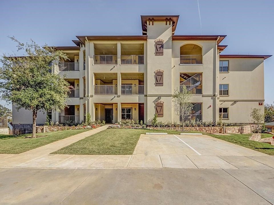 1st image of 500 Waters Edge Dr APT 314