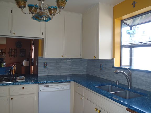 4th image of 1223 Beach Dr E