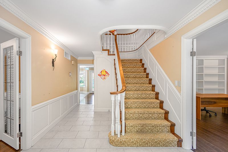 Surrey House for rent - 8 Bedrooms — photo 6
