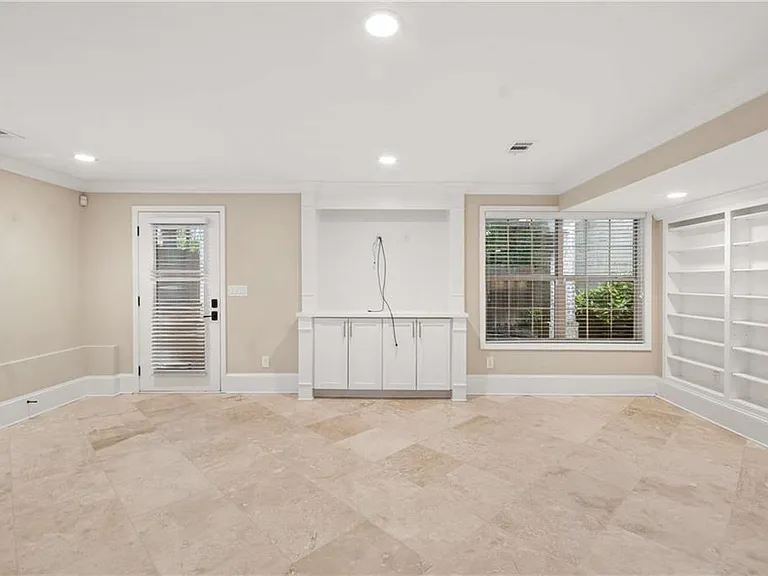 374 Clifton Rd NE — Photo 35