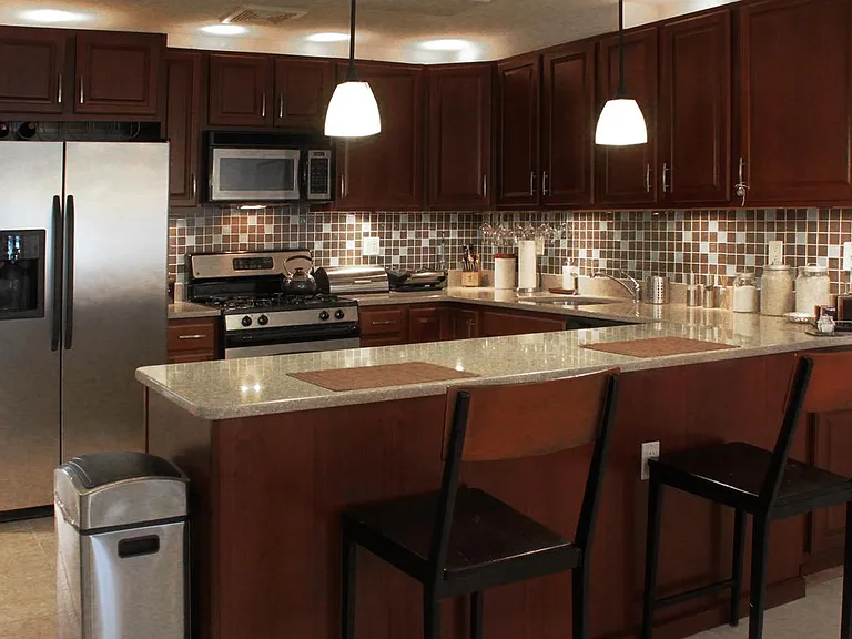 10310 Rockaway Beach Blvd — Photo 2