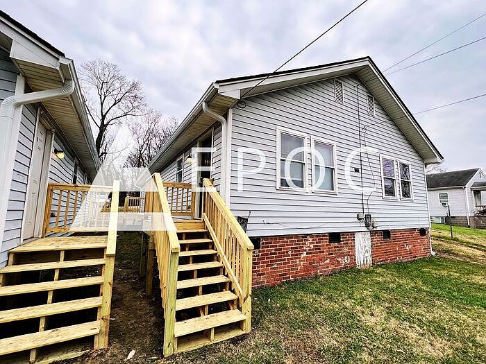 1st image of 1003 E Bragg St APT B