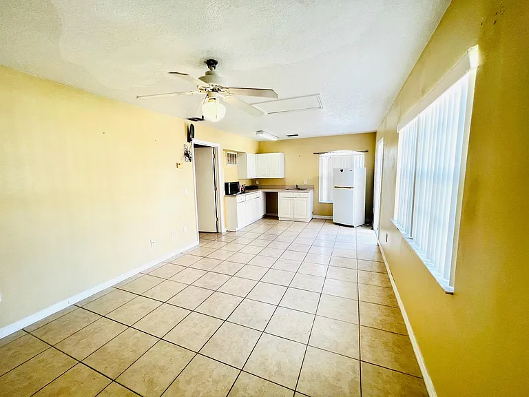 702 Washington Palm Loop #B — Photo 10