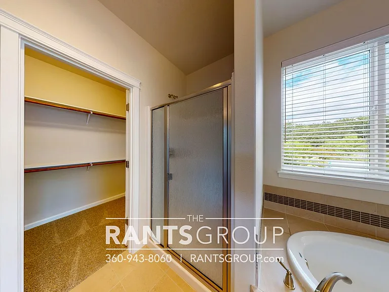 5212 Marian Dr NE — Photo 17