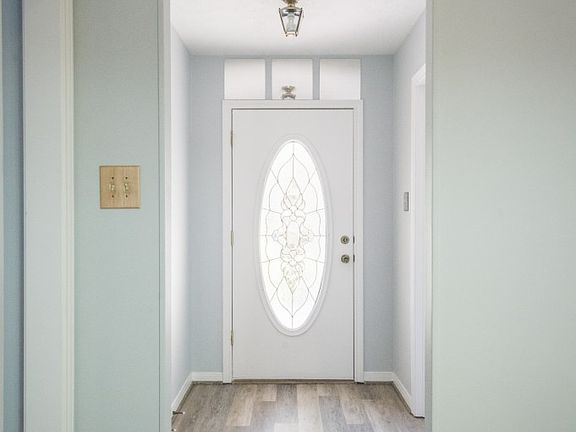 5th image of 1211 Haley Pl