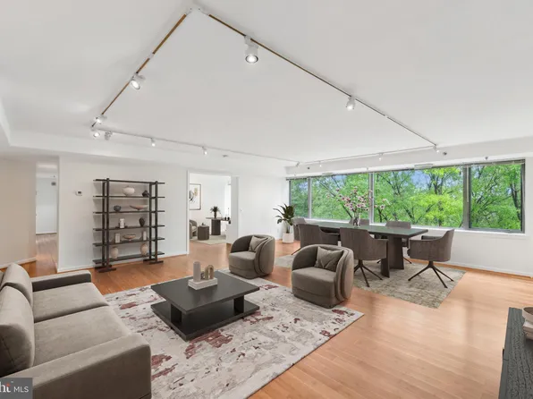 5450 Whitley Park Ter APT 912, Bethesda, MD 20814