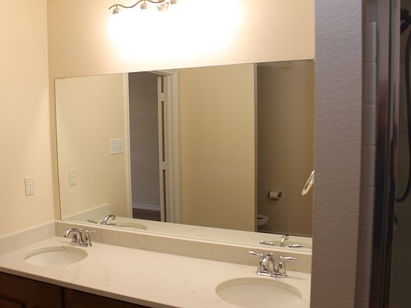 5th image of 2044 Lake Trail Dr