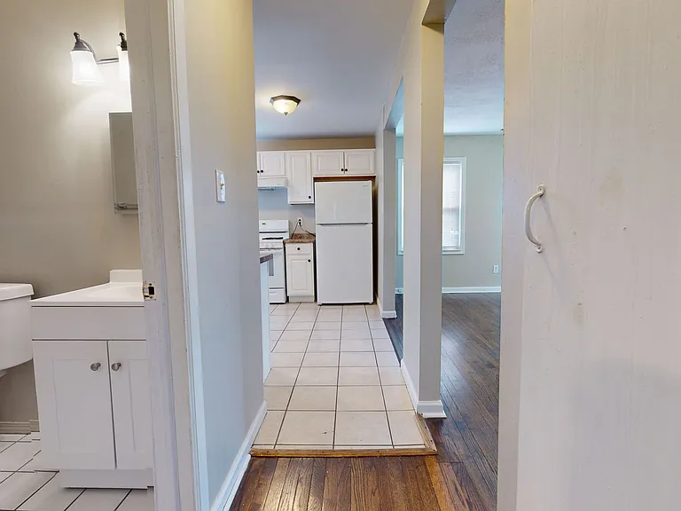 11076 Hudson Ave — Photo 6