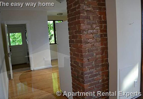 5th image of 132 Auburn St #1