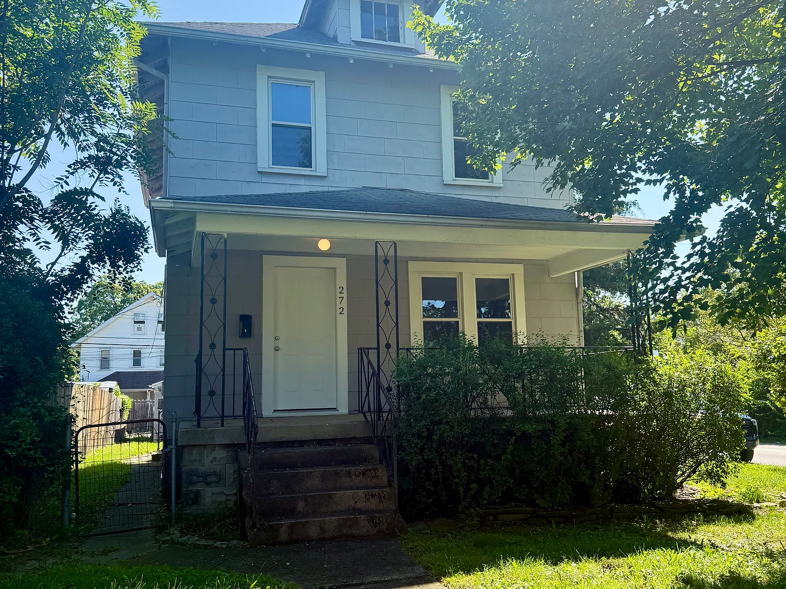 2 bed, 996 sqft, $1,350 — Photo 1