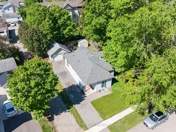 44 Willow St S, Halton Hills, ON L7J 2A2