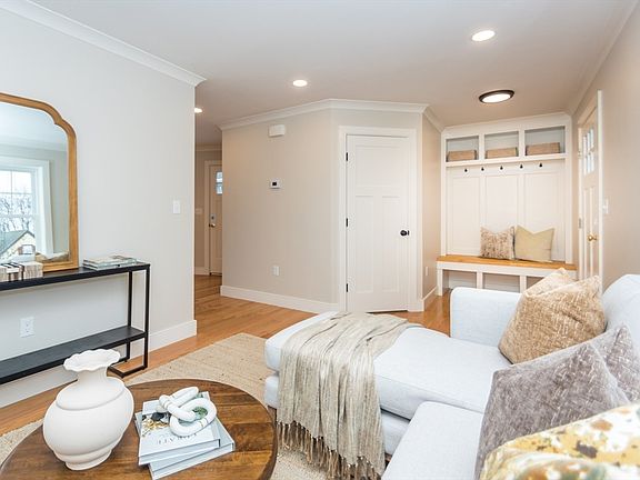 5th image of 89 Hardy Pond Rd