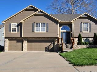 1138 Crimson Ln, Liberty, MO 64068