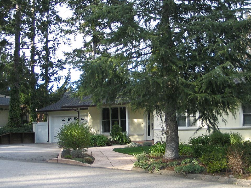 144 Caseta Way