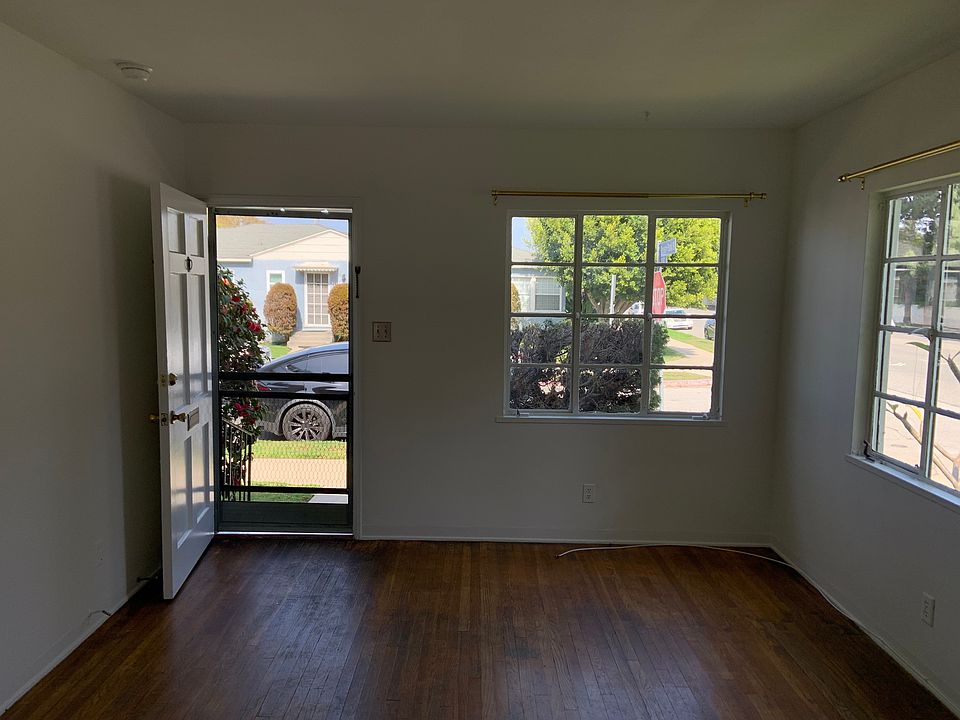 1st image of 2599 Wellesley Ave