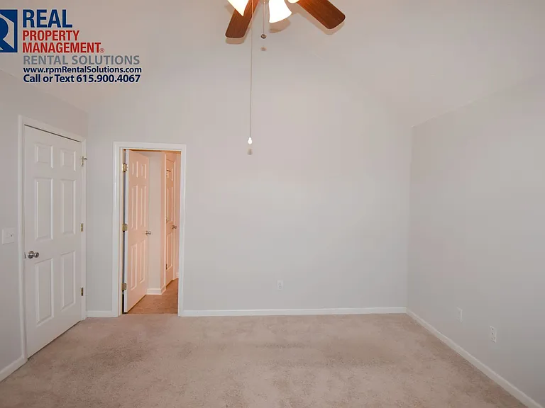 118 Casper Ct — Photo 11