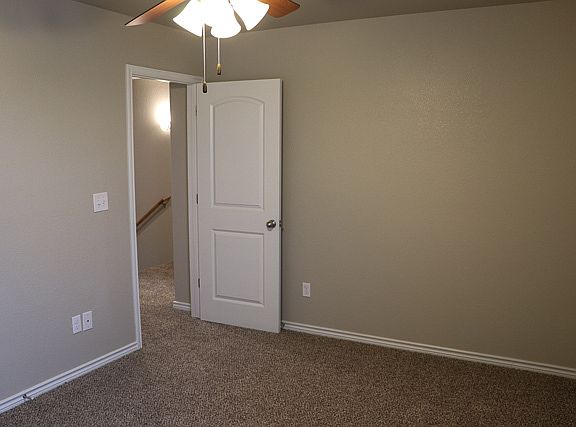 5th image of 740 Westfield Blvd #740